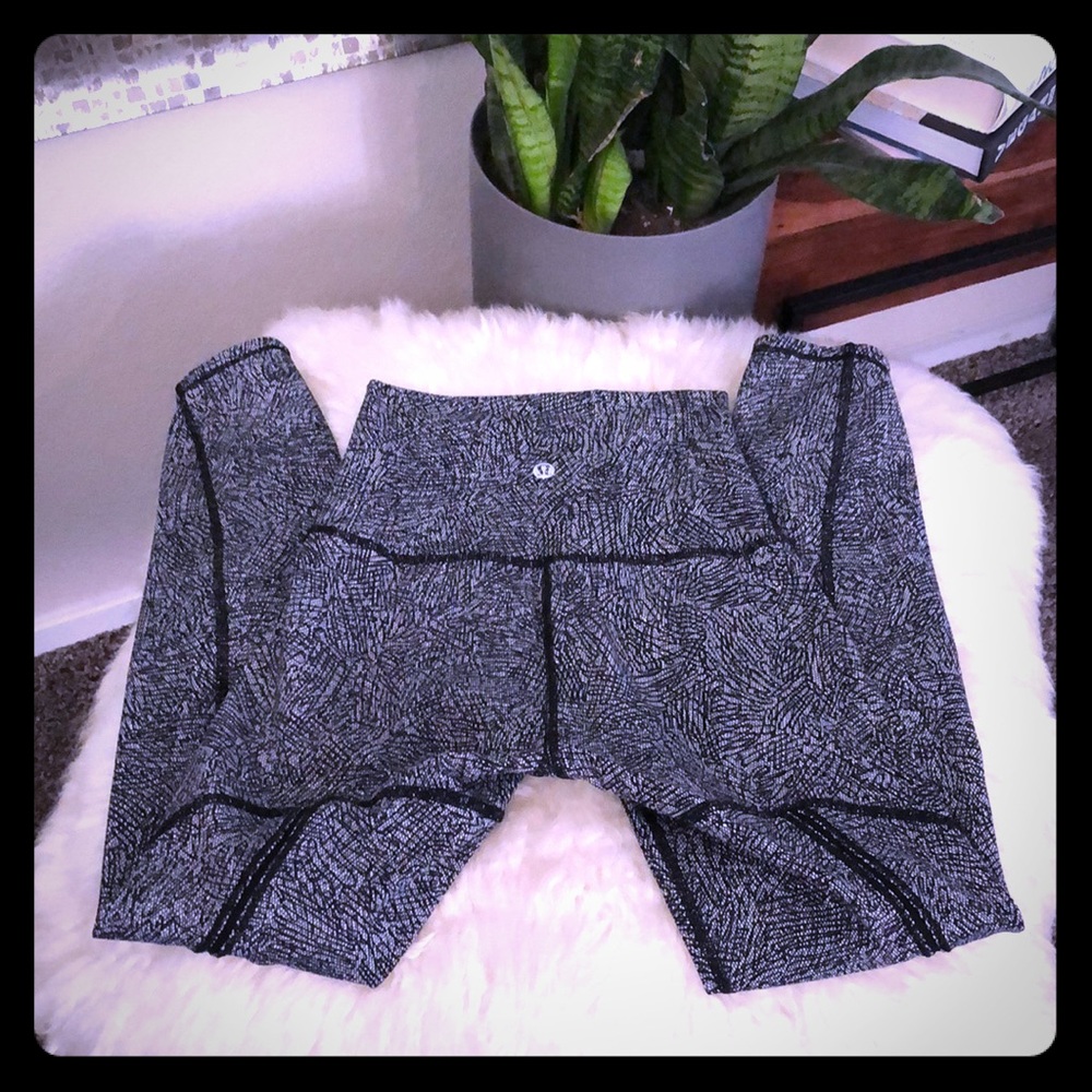 Lululemon leggings excellent condition size 2